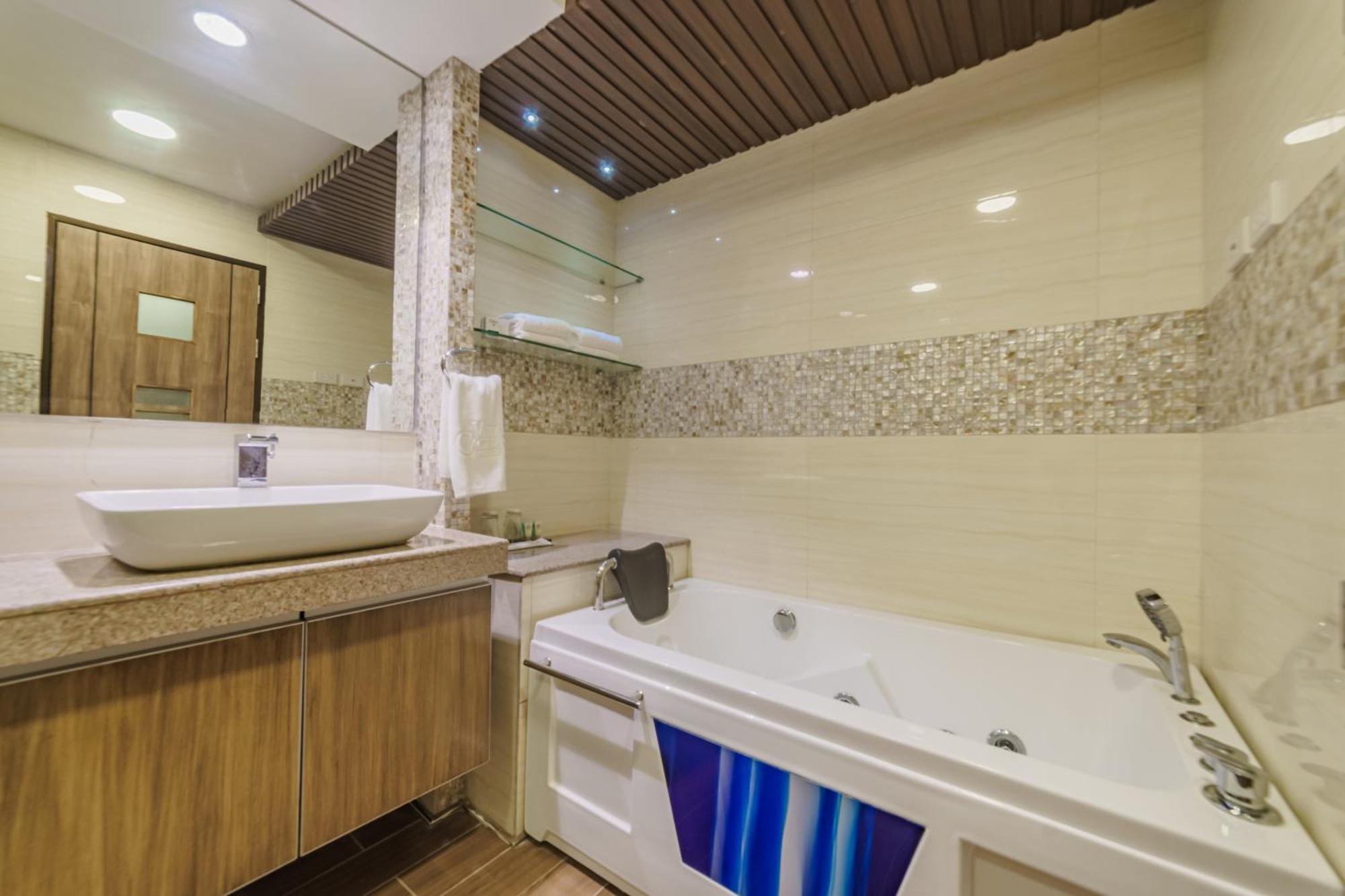Robertson Hotel Нага Экстерьер фото