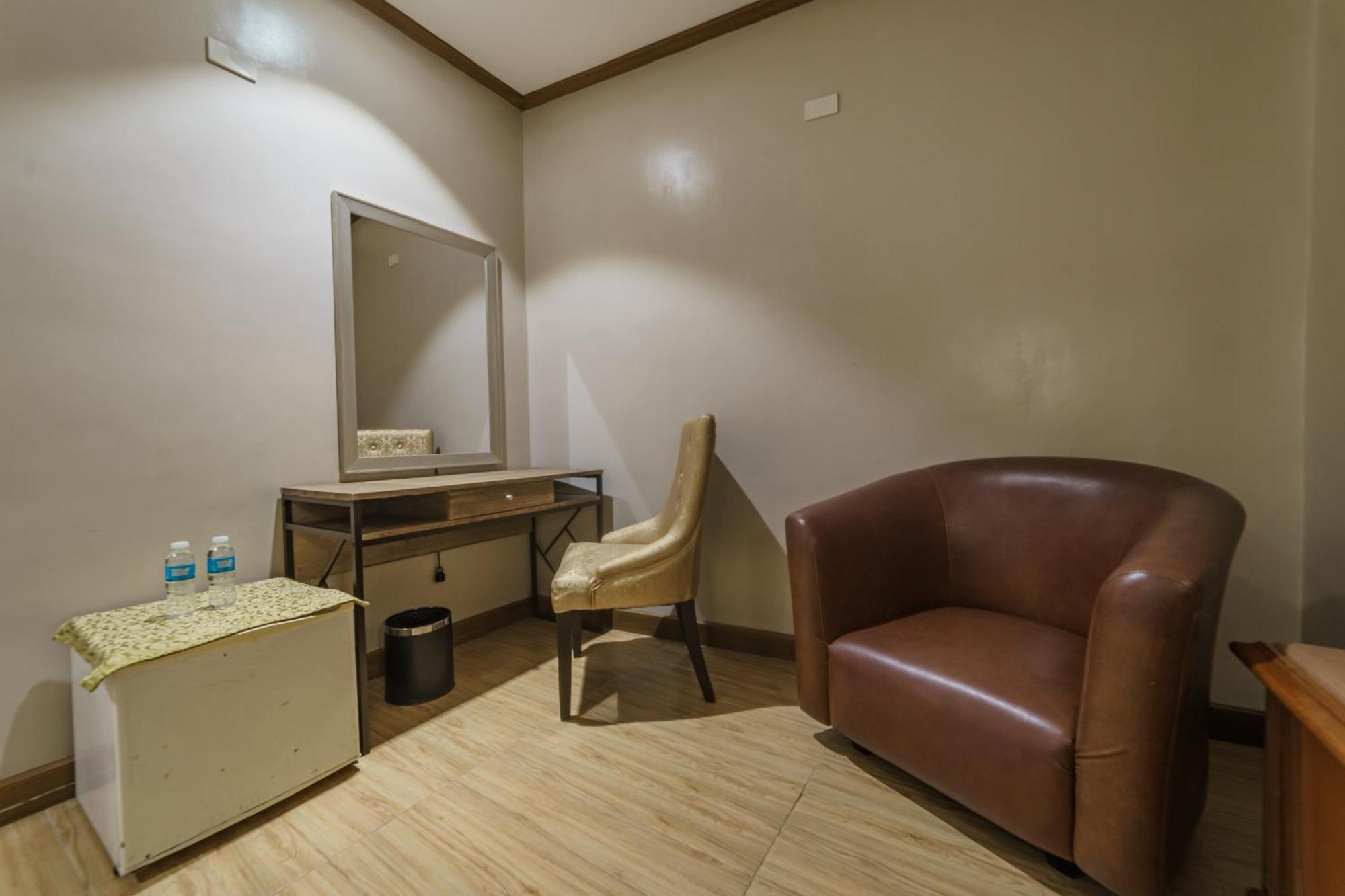 Robertson Hotel Нага Экстерьер фото