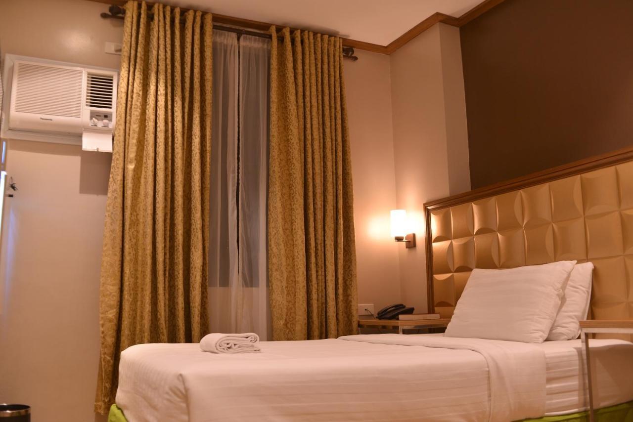 Robertson Hotel Нага Номер фото